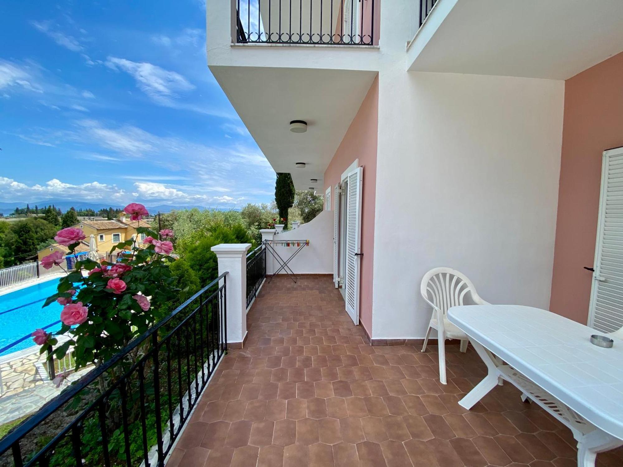 Thomas Apartments Dassia  Exterior foto
